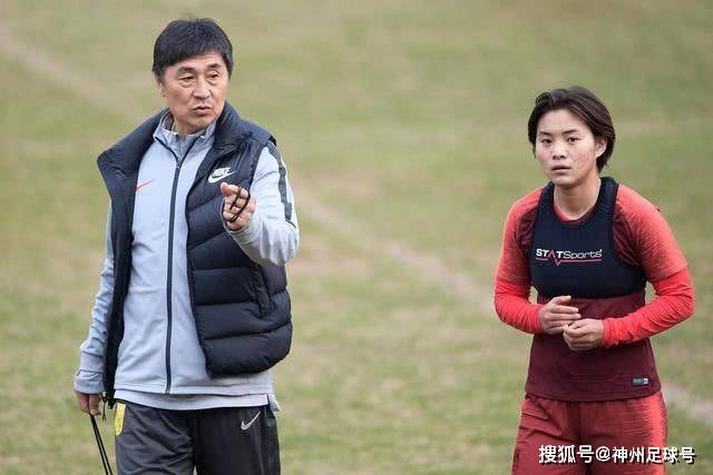 CBA总决赛G4-浙江广厦击败上海 胡金秋奋力防守